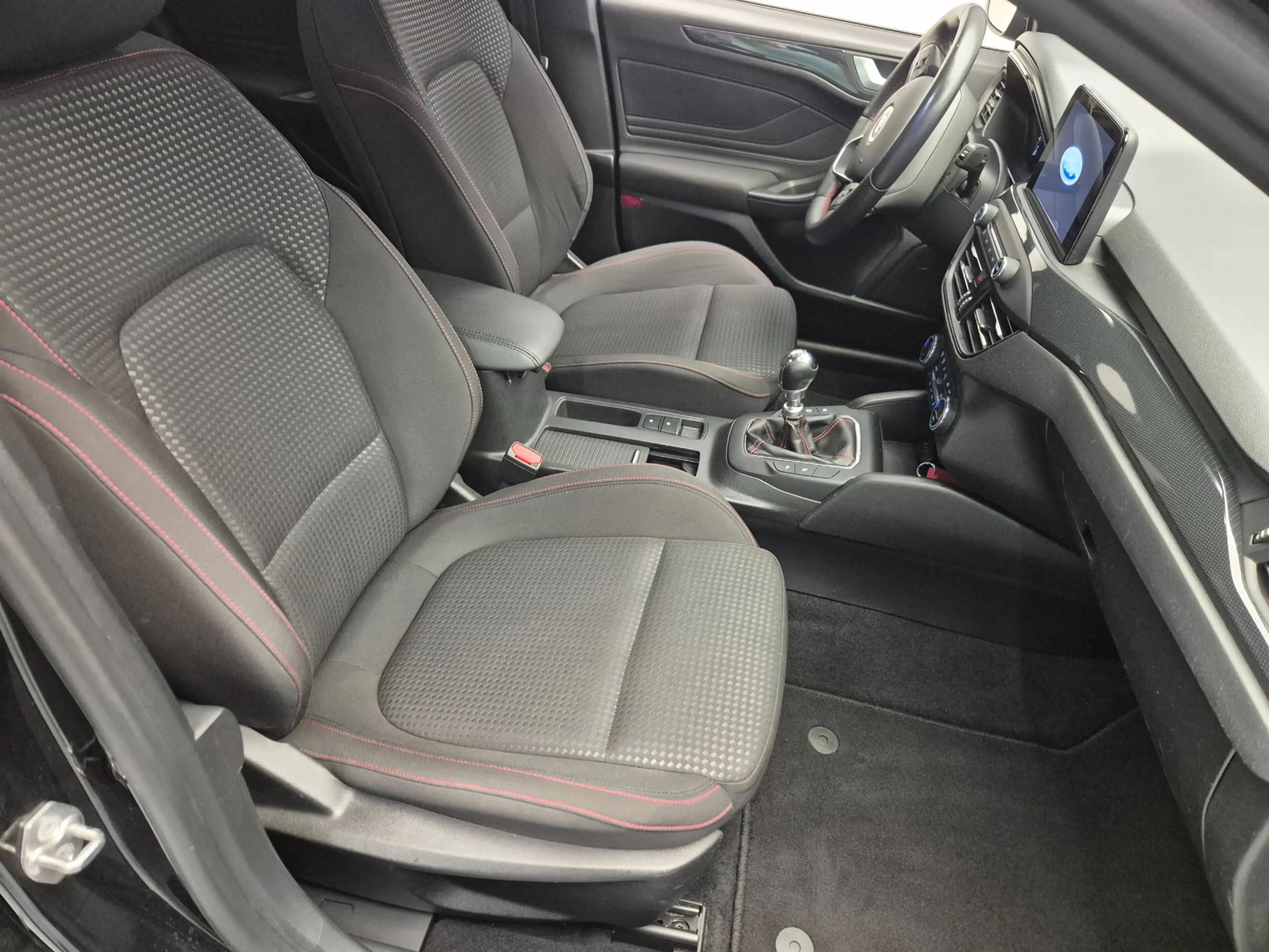 Ford Focus Wagon 1.0 EcoBoost ST Line Business Navi Camera Ec — photo 9
