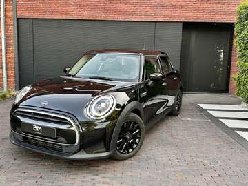1.5 AUTOMAAT/ 136 PK/VERWARMDE SPORTZETELS/ACHTERUITRIJCAMERA/LED/DAB/INDUCTIELADER GSM/CARPLAY