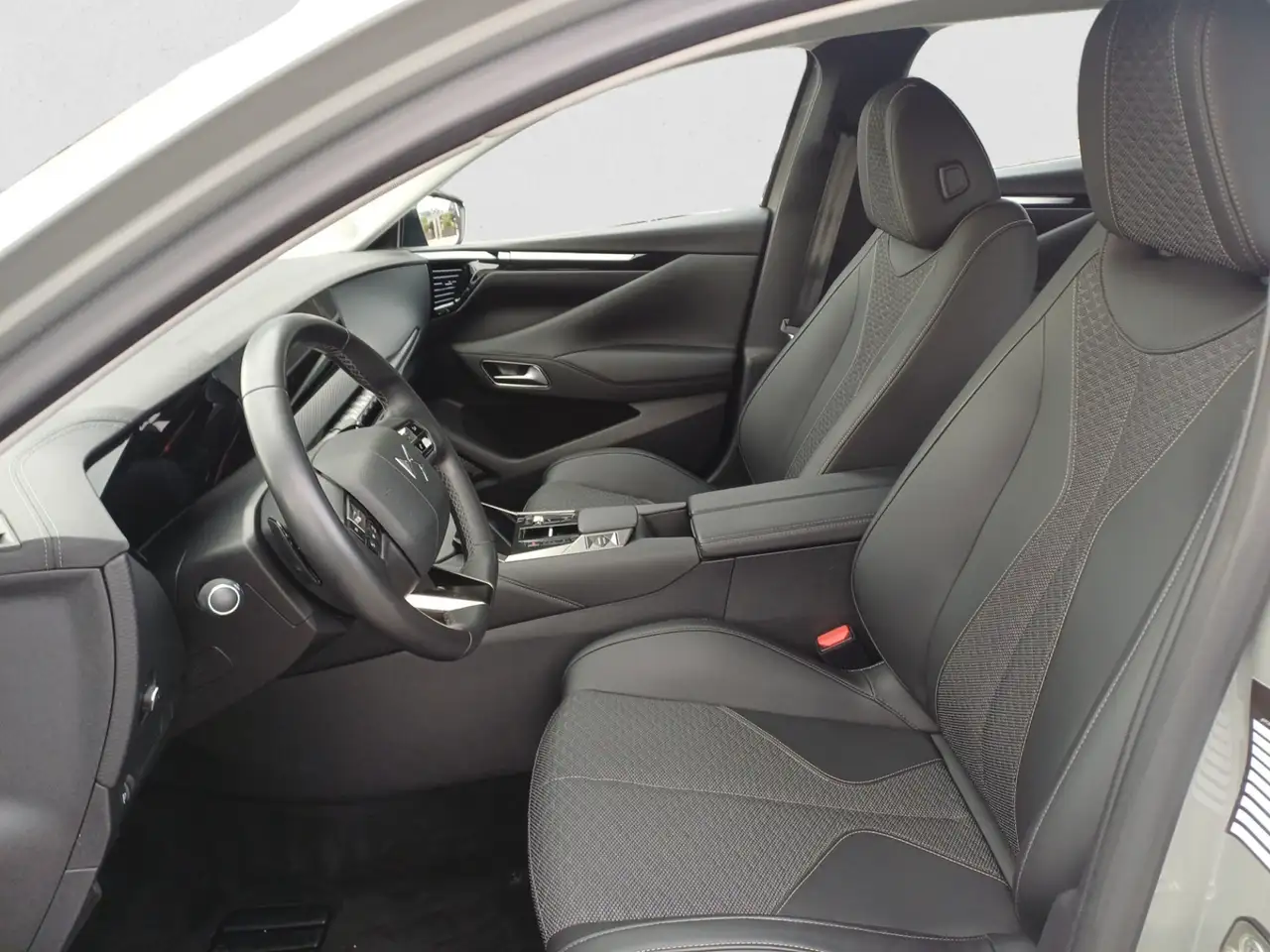 DS Automobiles DS 4 Crossback 4 BlueHDi 130 aut. Cross Trocadero 10