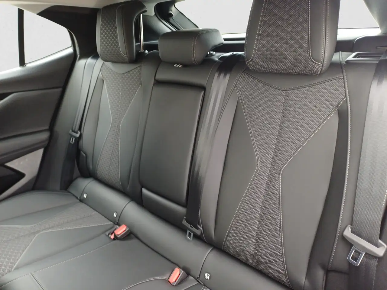 DS Automobiles DS 4 Crossback 4 BlueHDi 130 aut. Cross Trocadero 11
