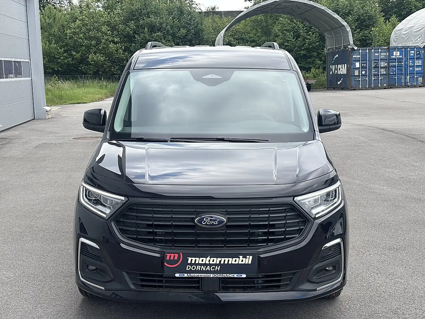 Ford Grand Tourneo Connect 2,0 EcoBlue L2 Titanium Aut. Schwarz - 2