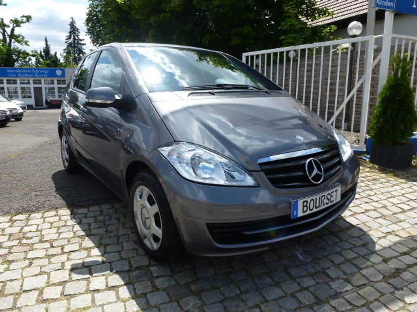 Mercedes-Benz A 160 Automatik-39.000 KM-Klima- Allwetterbereifung Grau - 2