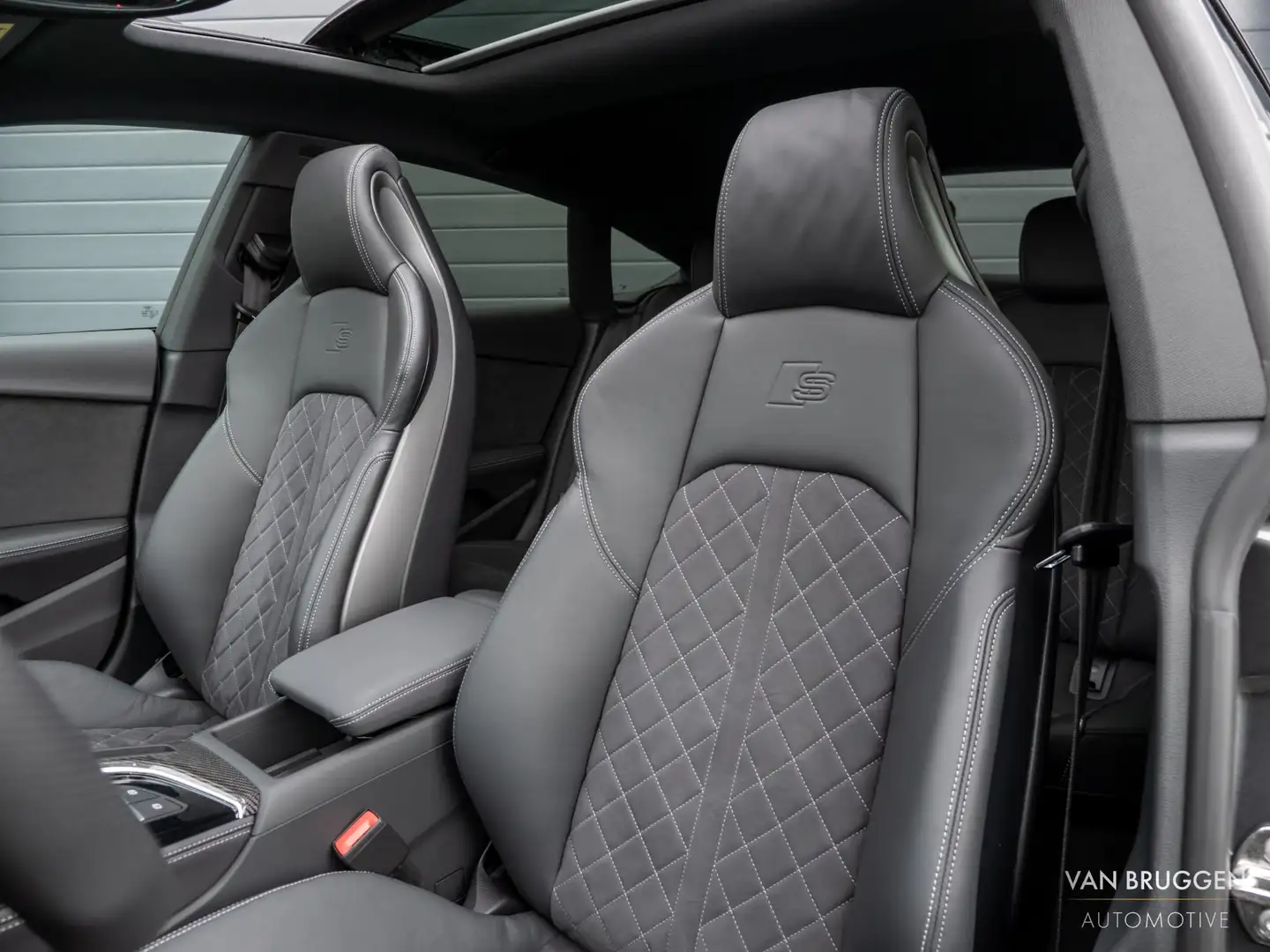 Audi A5 Sportback 40 TFSI S-Line Pano RS-Stoelen Laser B&O Grijs - 2