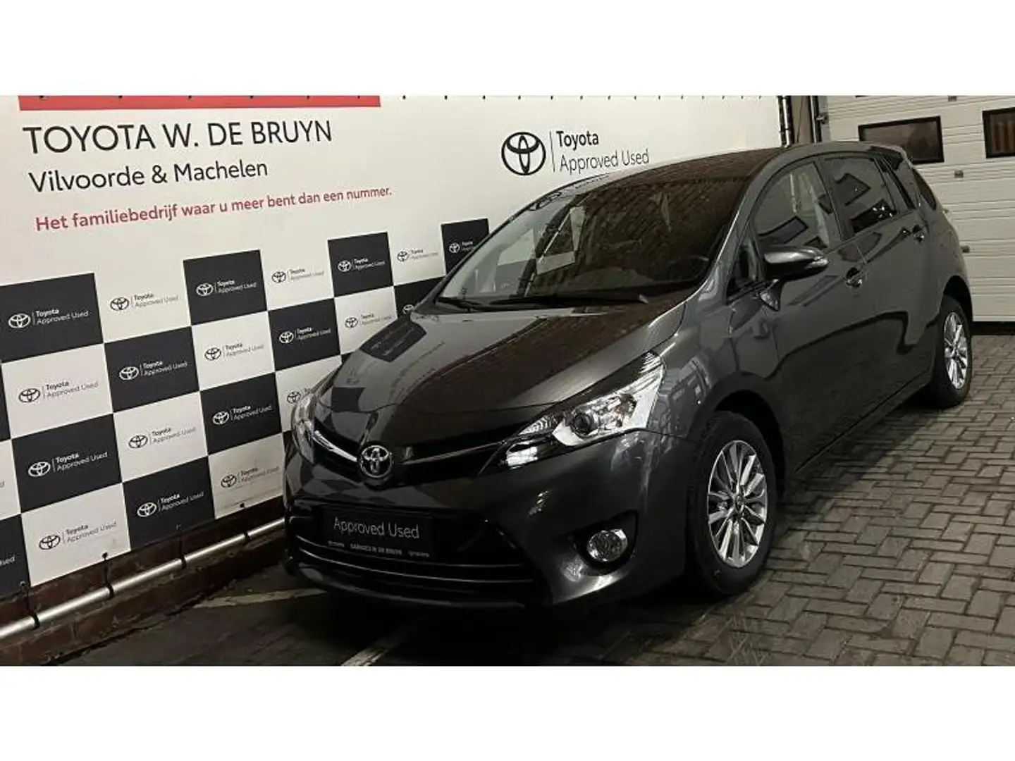 Toyota Verso Comfort & Pack Dynamic Gris - 1