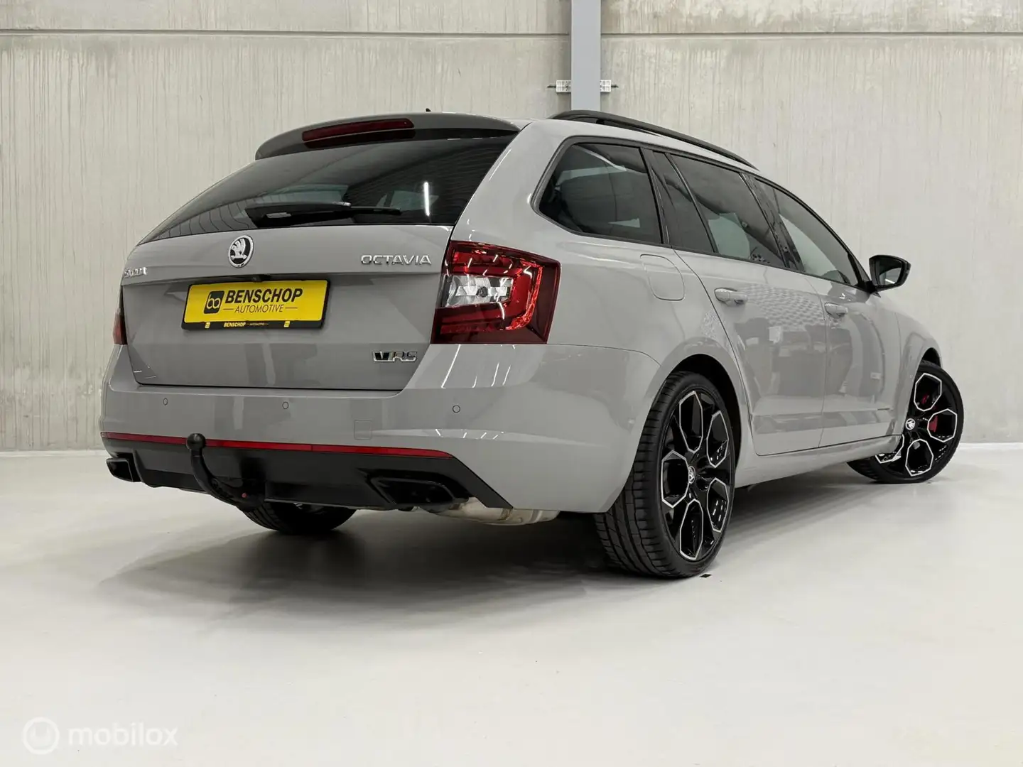 Skoda Octavia Combi 2.0 TSI VRS 245 Panodak Virtual Alcantara Na Gris - 2