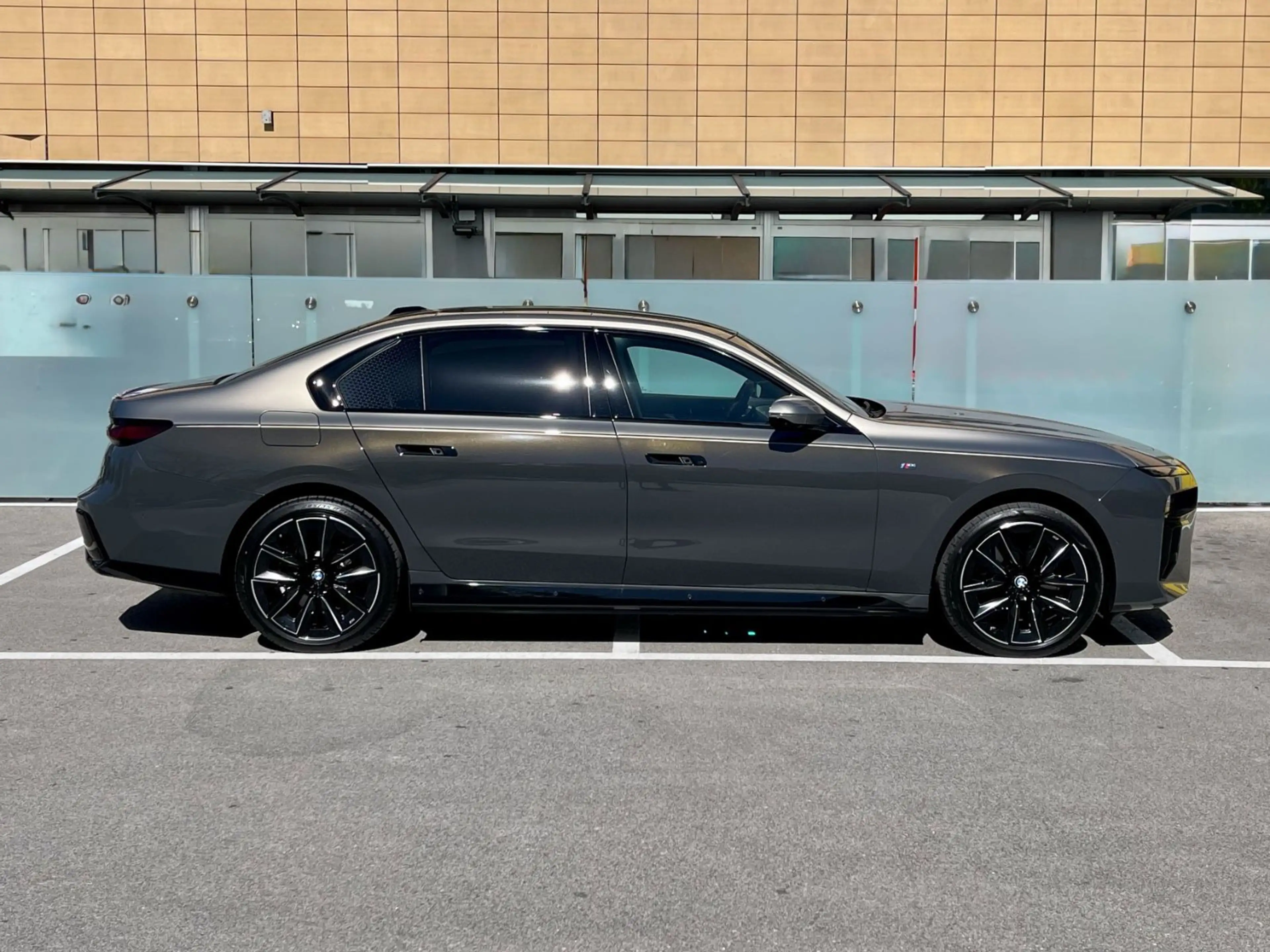 BMW i7 xDrive 60 M Sport*Pano*B&W*Fond Entertainment — photo 13
