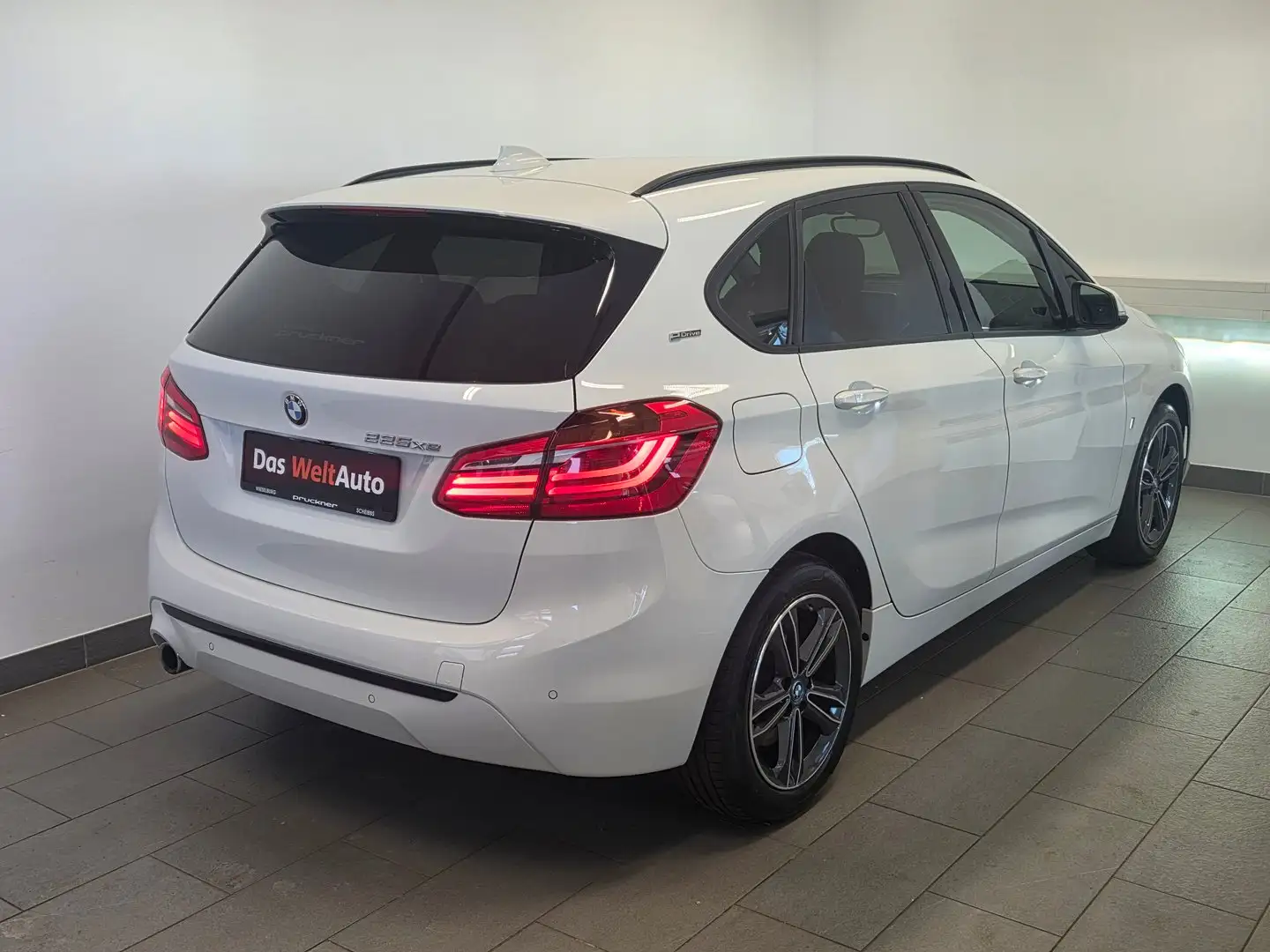 BMW 225 BMW 225xe PHEV iPerf. Active Tourer Sport Li Weiß - 2