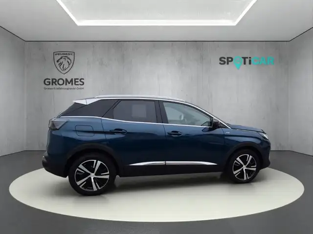 Peugeot 3008 view 2