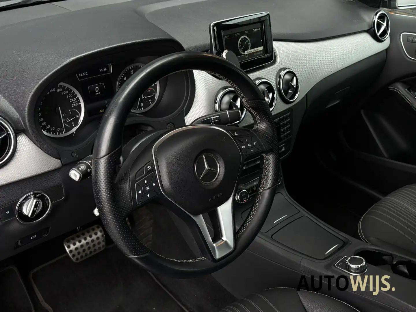 Mercedes-Benz B 220 4MATIC Prestige|184PK|Camera|Trekhaak|AUT|Xenon Grijs - 2