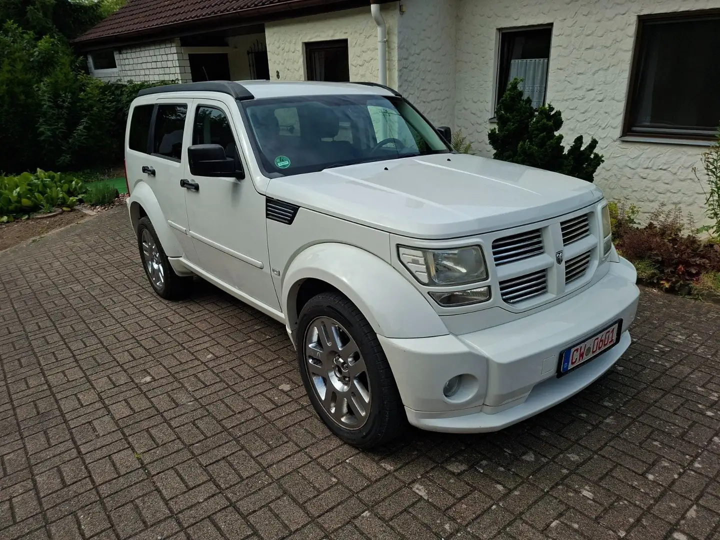 Dodge Nitro RT Blanc - 1