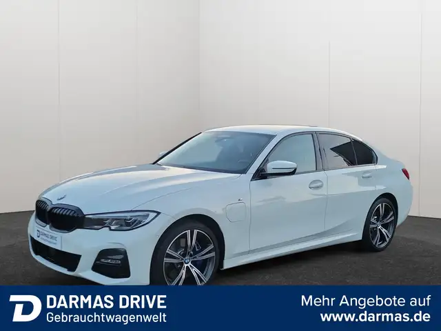 BMW 330 330e M-Paket PHEV Navi Kamera HUD Scheckheft