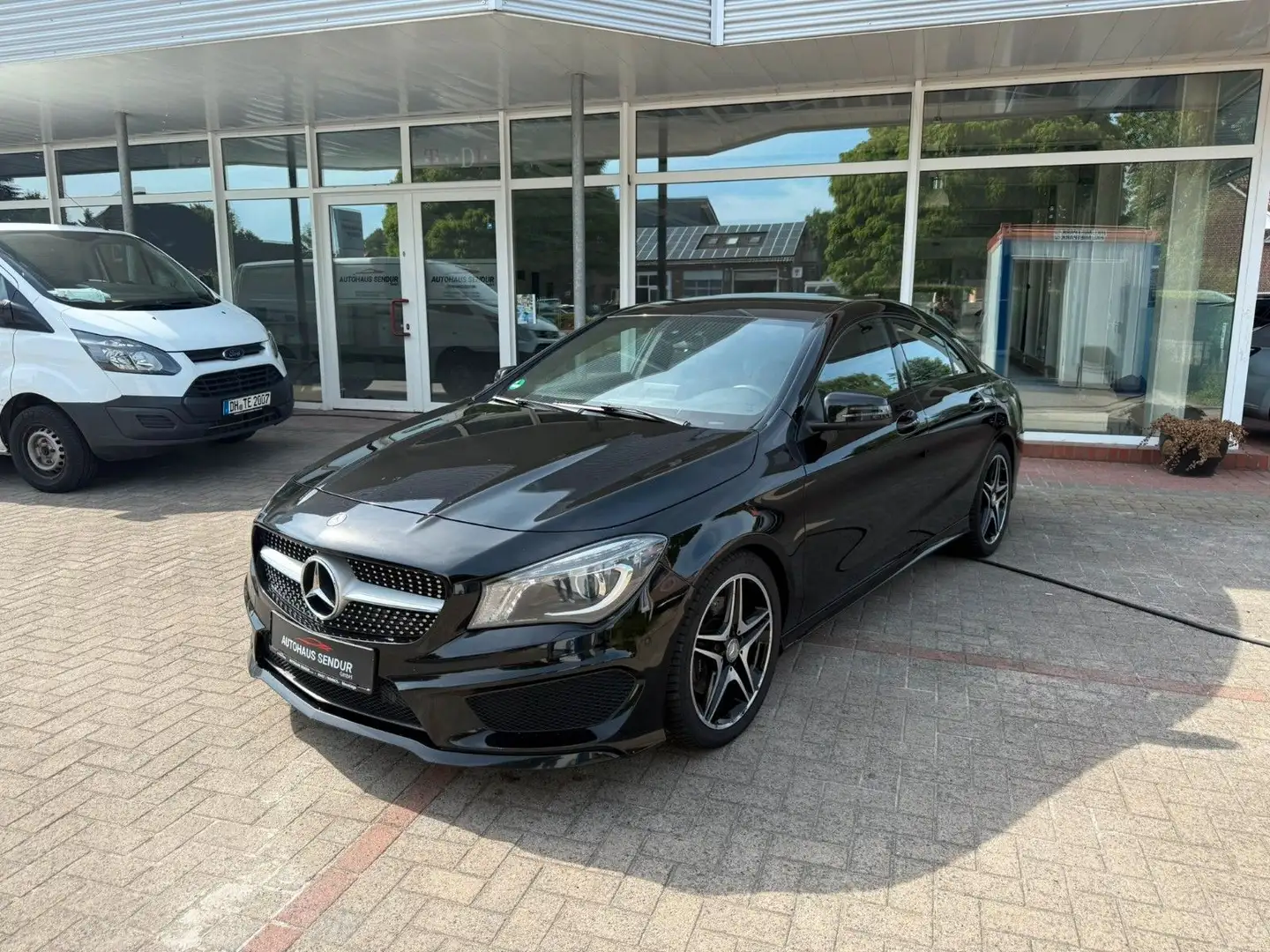 Mercedes-Benz CLA 220 CDI / d 4Matic *AMG-LINE*SERVICE NEU Noir - 2
