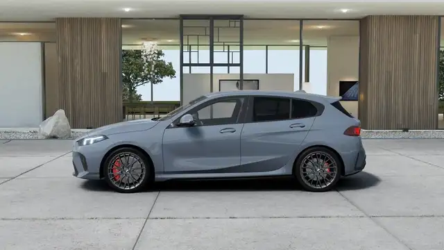 BMW 1 Series view 2