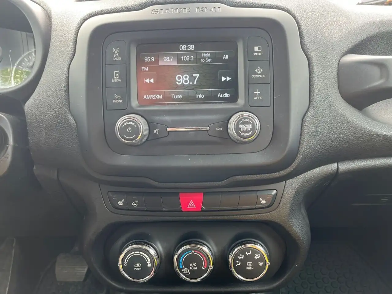 Jeep Renegade photo Jeep Renegade