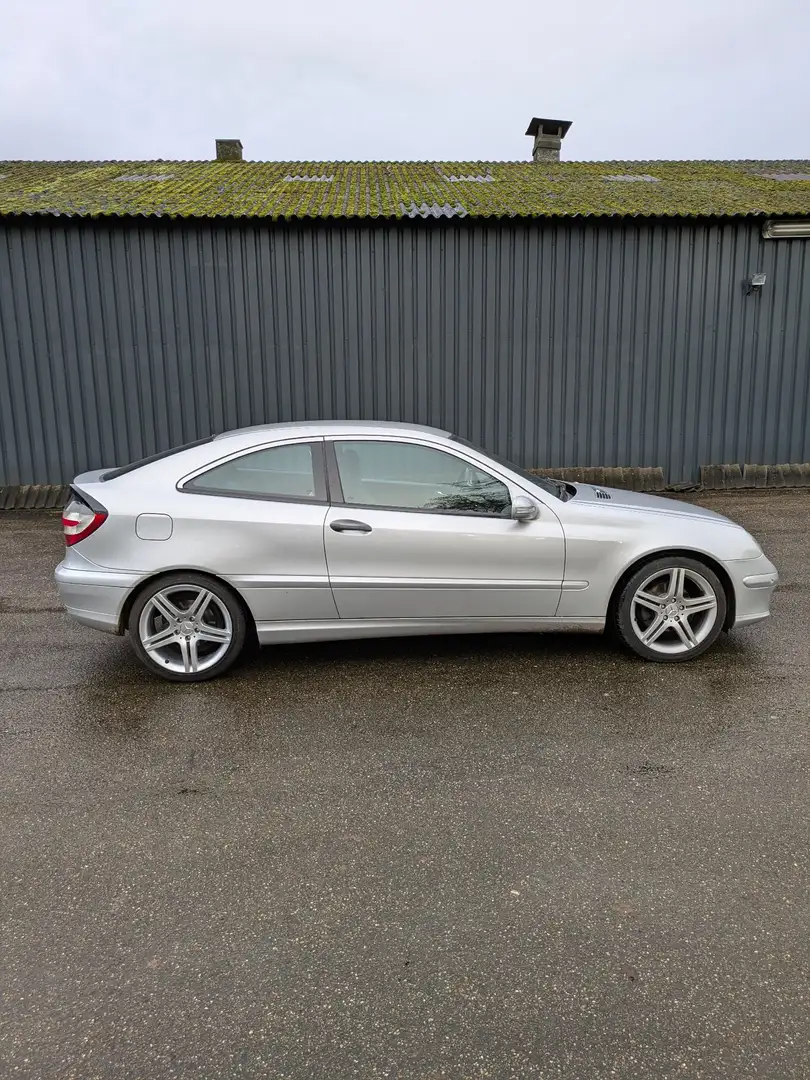 Mercedes-Benz C 180 coupe Grijs - 1
