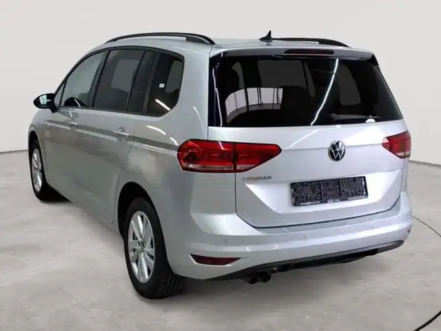 Volkswagen Touran view 5