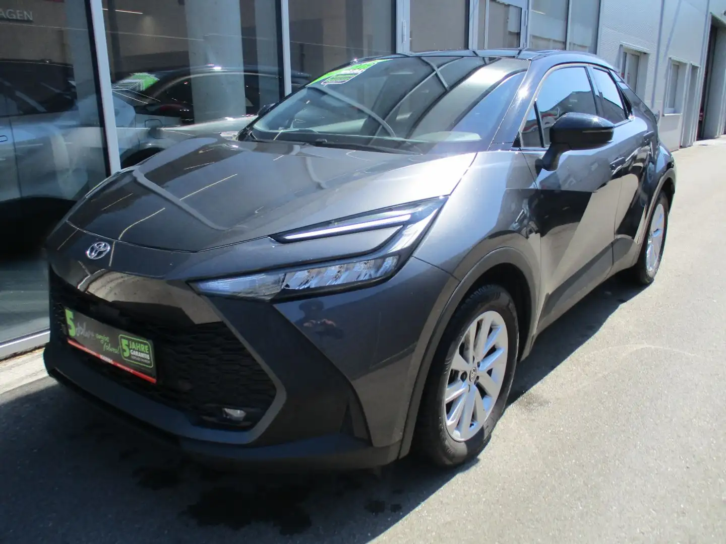 Toyota C-HR 1.8 Hybrid E-CVT Active Drive ACC+SHZ+Kam. Grau - 2