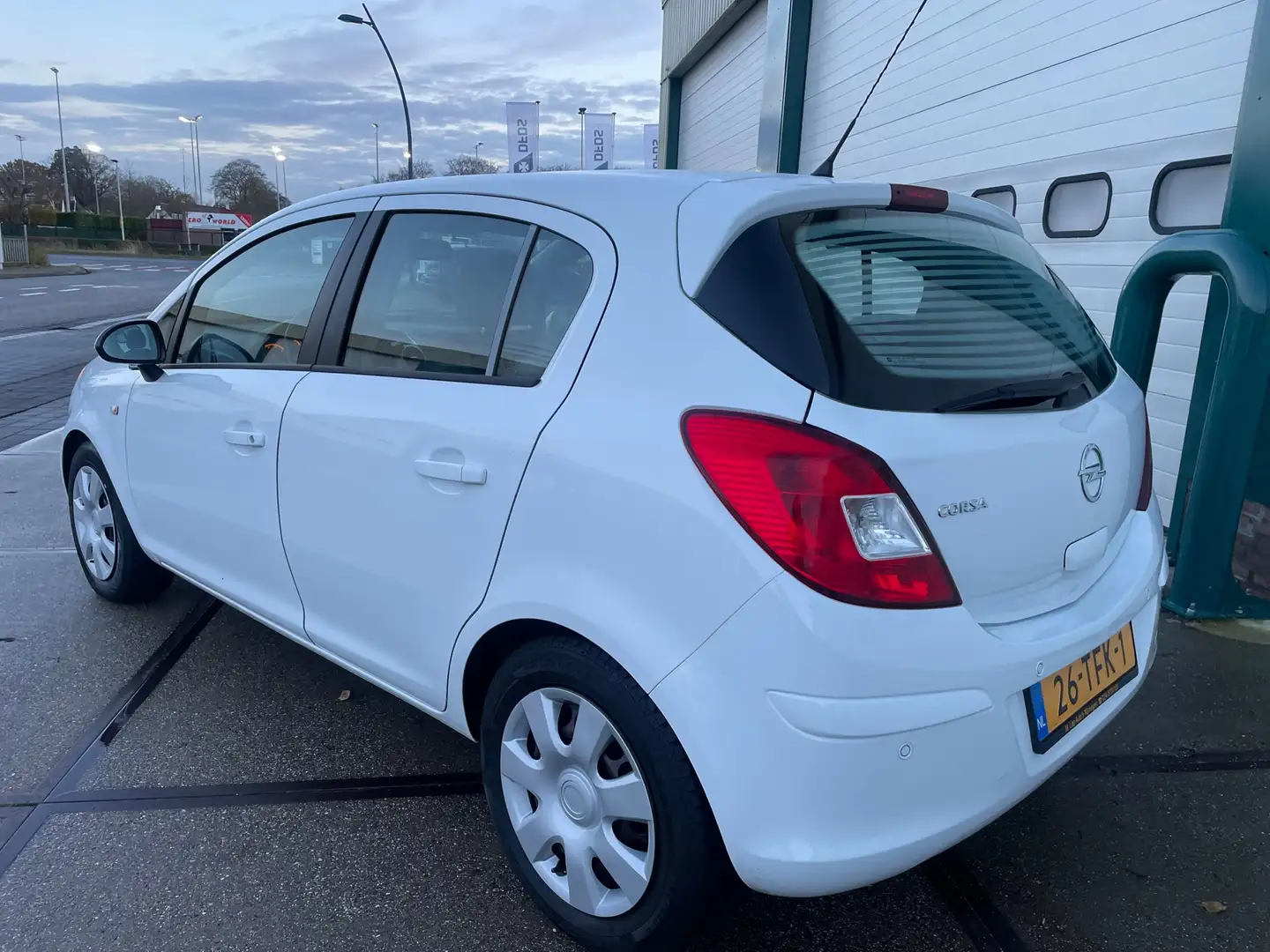 Opel Corsa 1.3 CDTi EcoFlex S/S Anniversary Edition Wit - 2