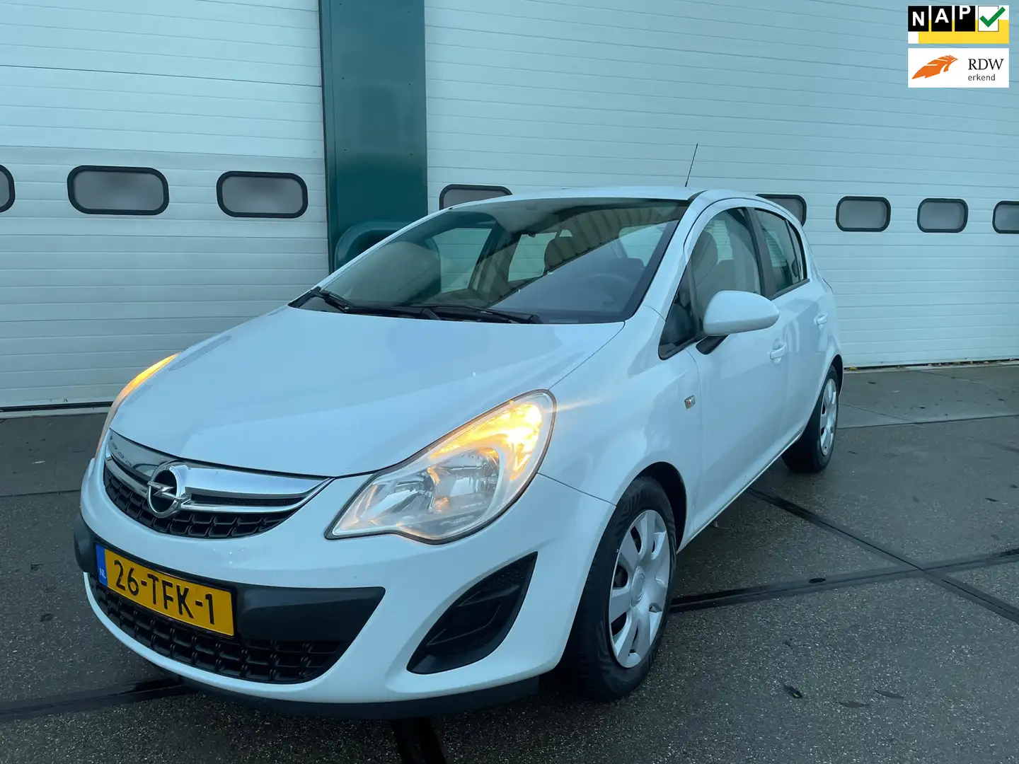 Opel Corsa 1.3 CDTi EcoFlex S/S Anniversary Edition Wit - 1