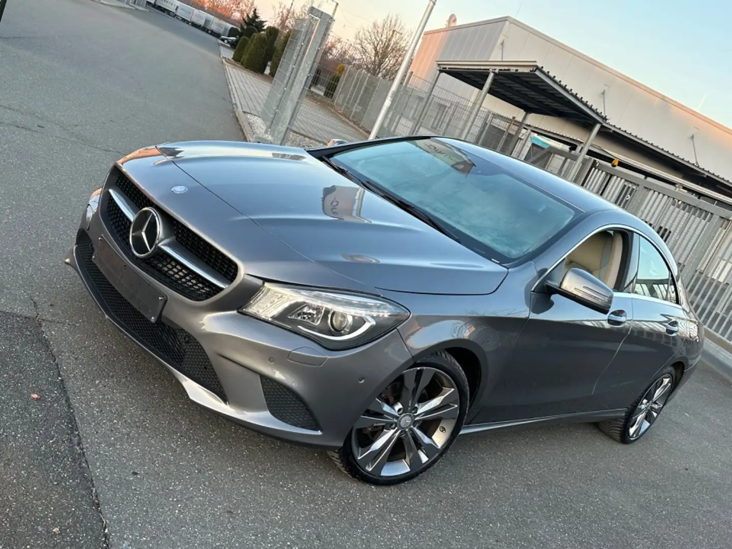Mercedes-Benz CLA 200 CDI*KAMERA*LEDER*XENON*NAVI*LED* Gris - 1