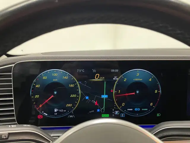 Mercedes-Benz GLE view 21