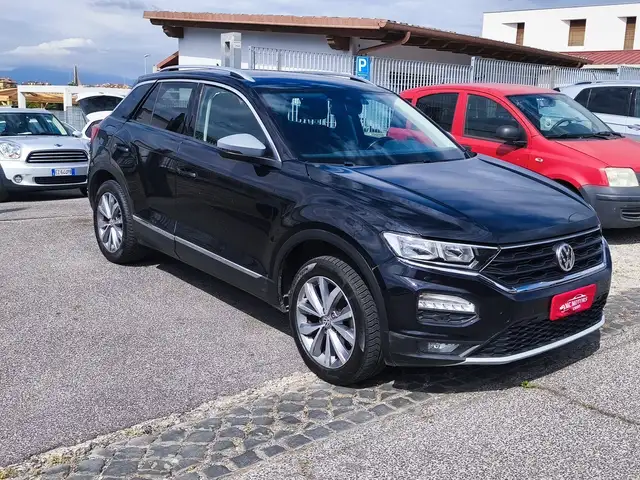 Volkswagen T-Roc view 5