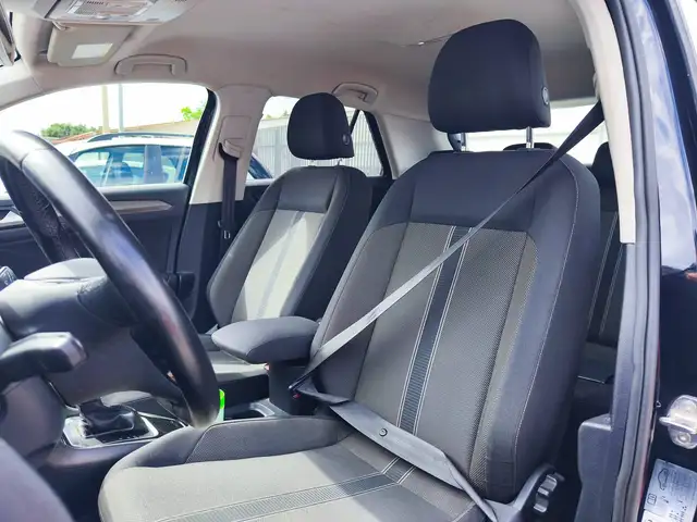 Volkswagen T-Roc view 7