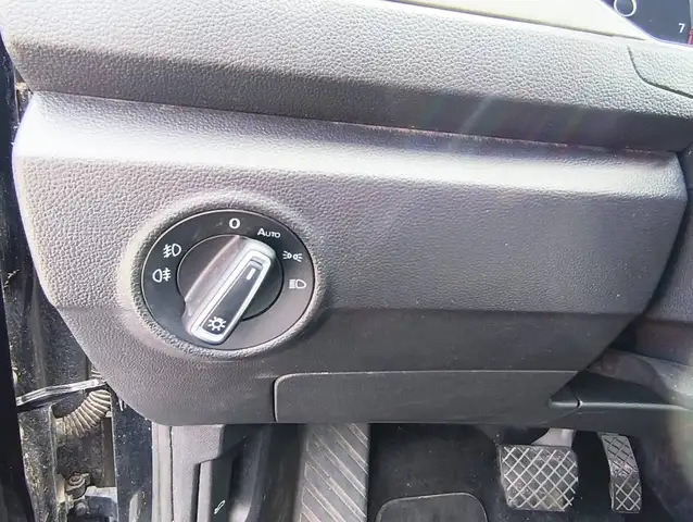 Volkswagen T-Roc view 15