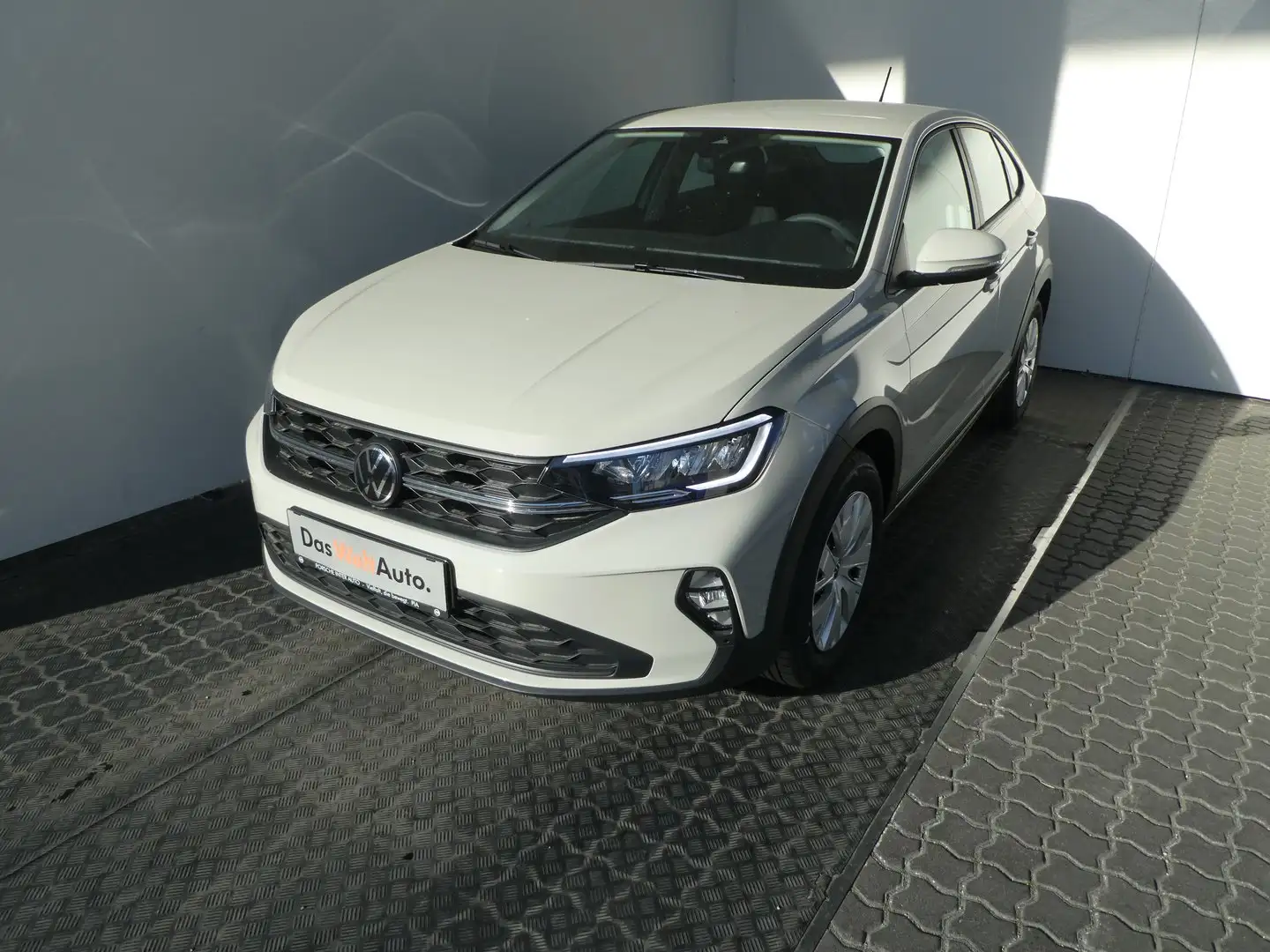 Volkswagen Taigo 4Me TSI Grau - 1