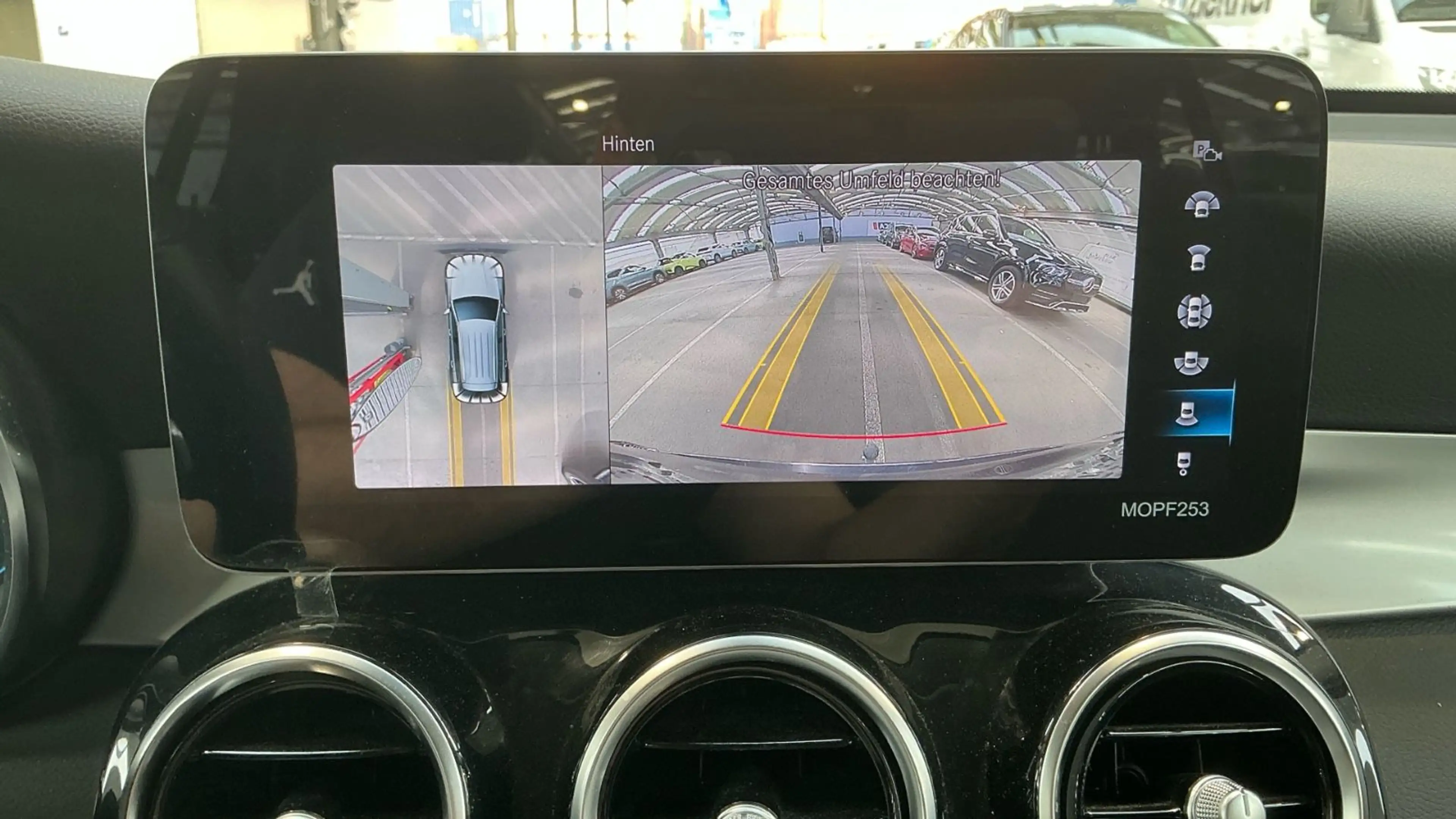 Mercedes-Benz GLC 300 e 4Matic 9G-TR-DIGITAL-360°CAM-AHK-TOTWNK — photo 8