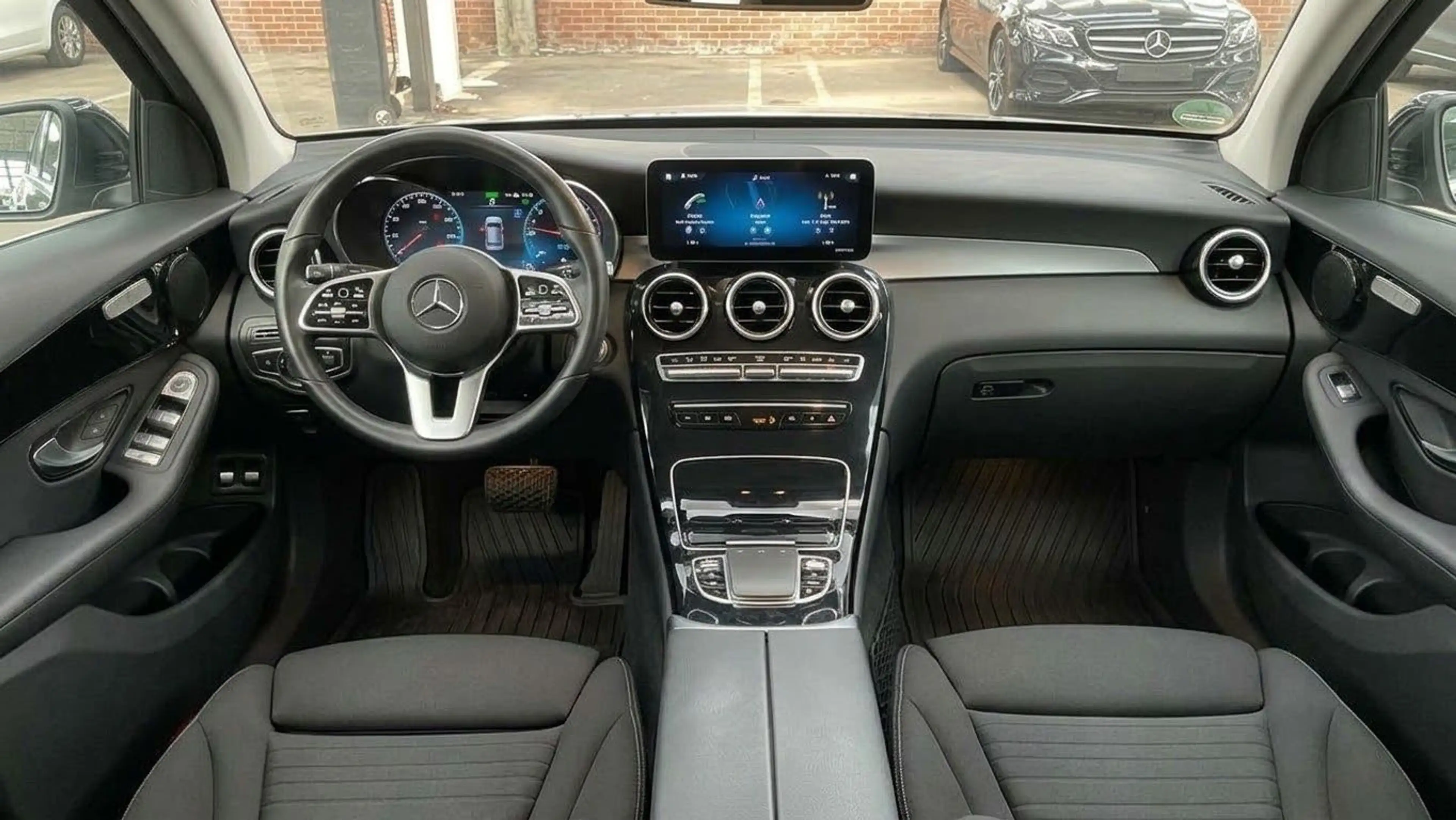 Mercedes-Benz GLC 300 e 4Matic 9G-TR-DIGITAL-360°CAM-AHK-TOTWNK — photo 13