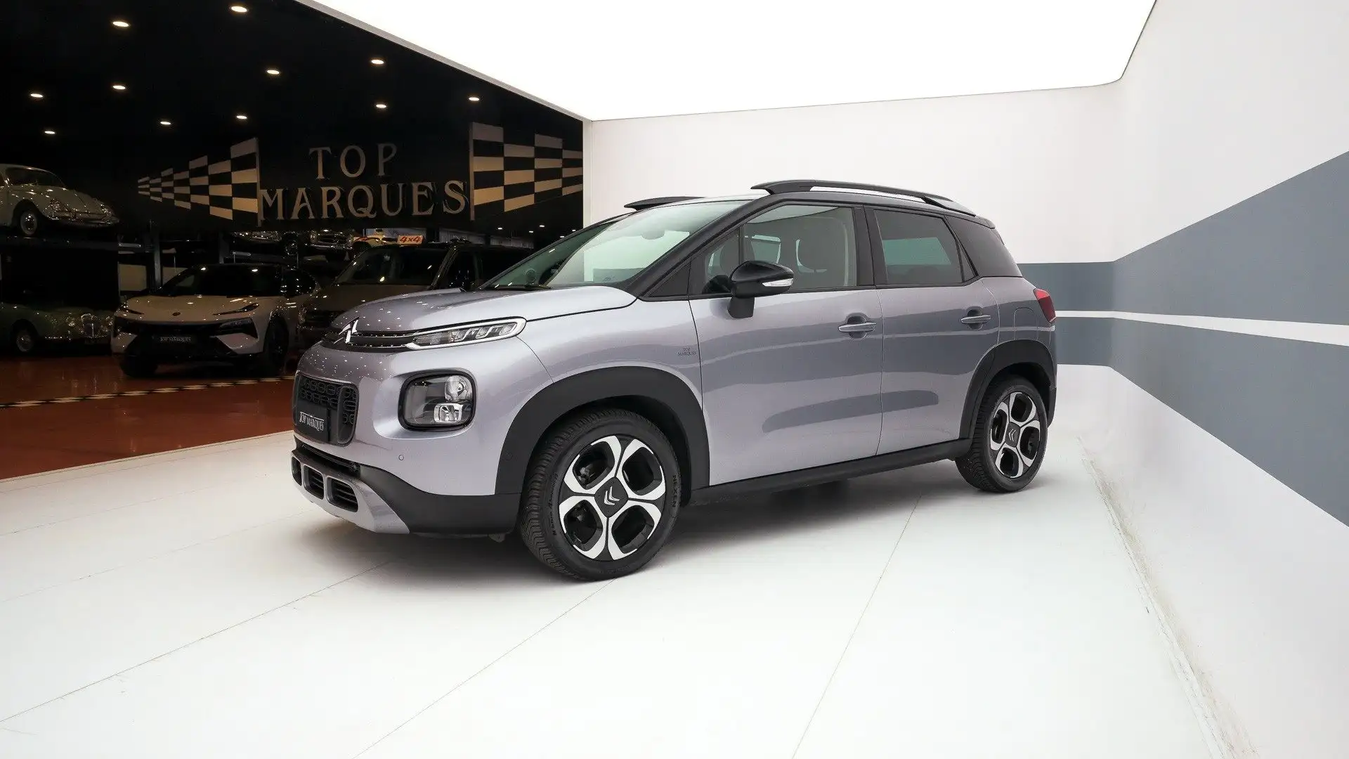 Citroen C3 Aircross BlueHDi 110 S&S Shine Pack Grijs - 1