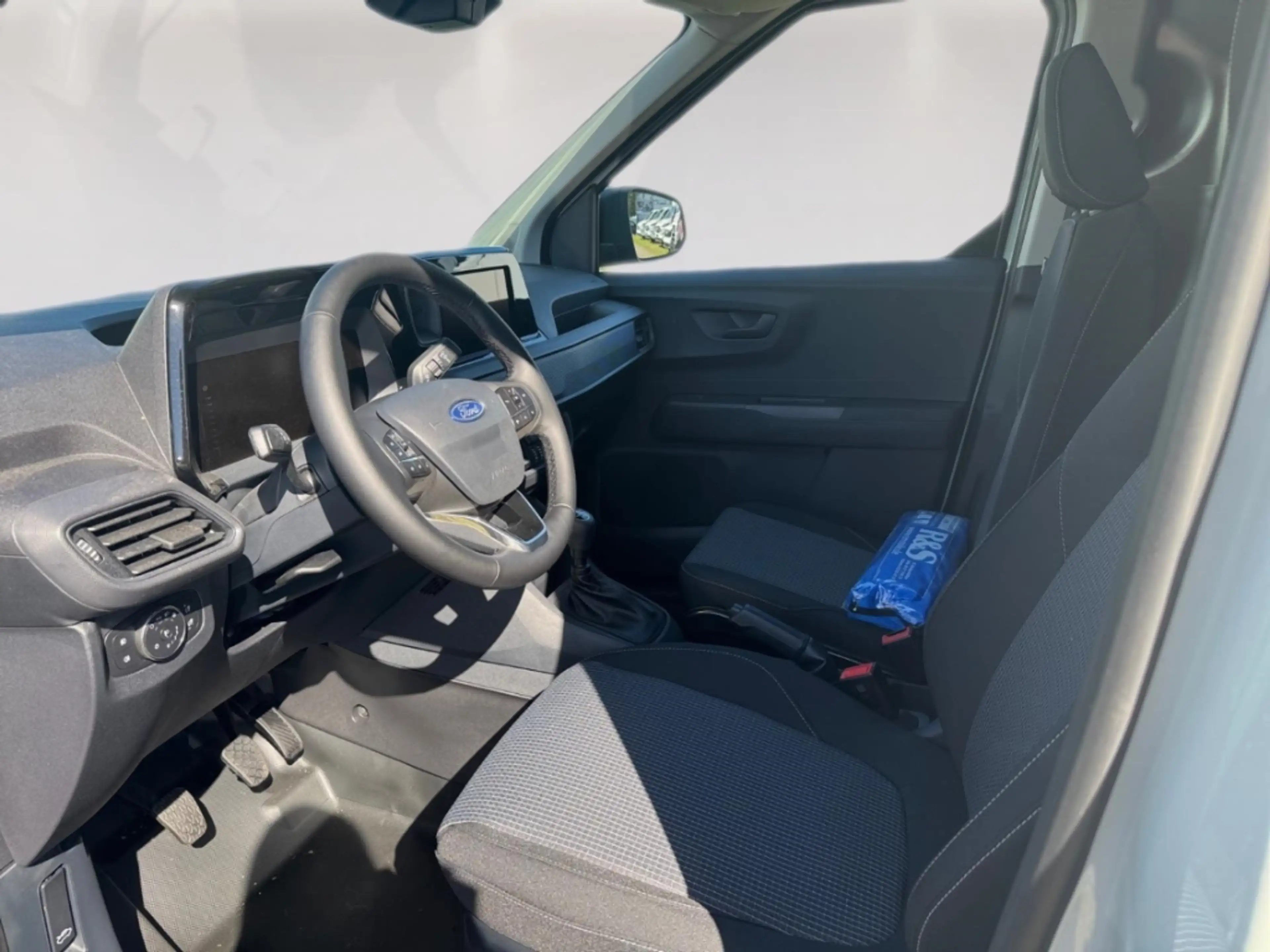 Ford Transit Courier Trend+AHK+Allwetter+Carplay — photo 7