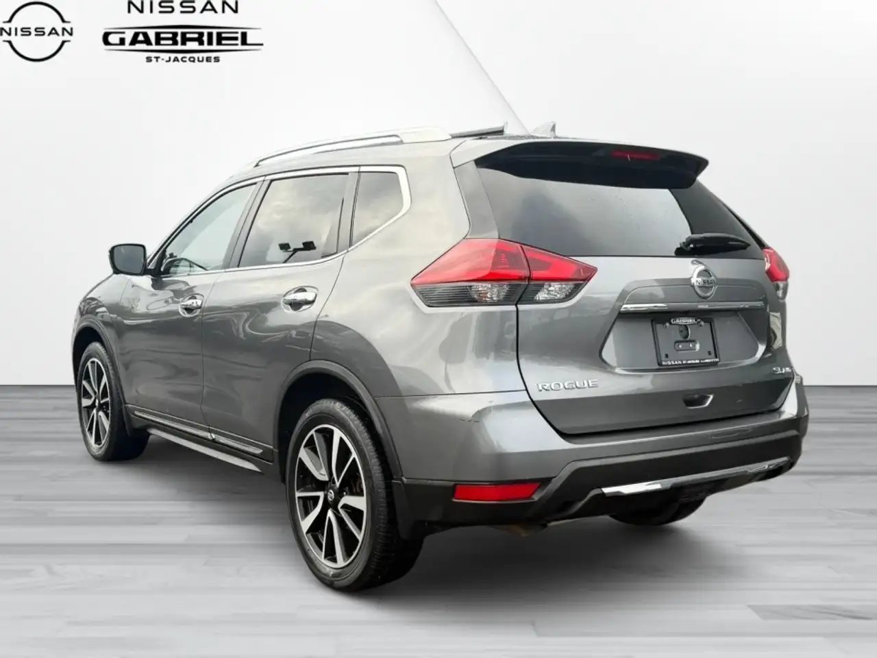 Nissan Rogue снимка Nissan Rogue