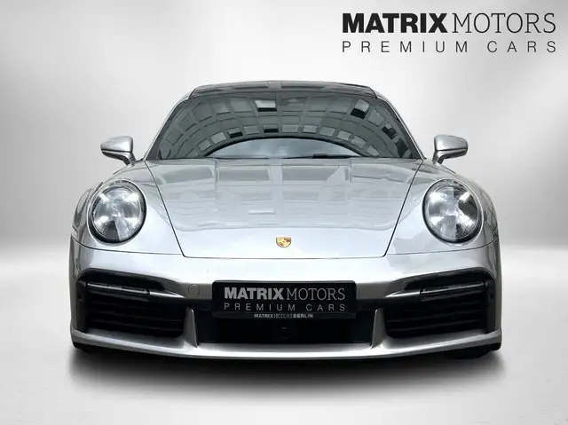 Porsche 911 view 13