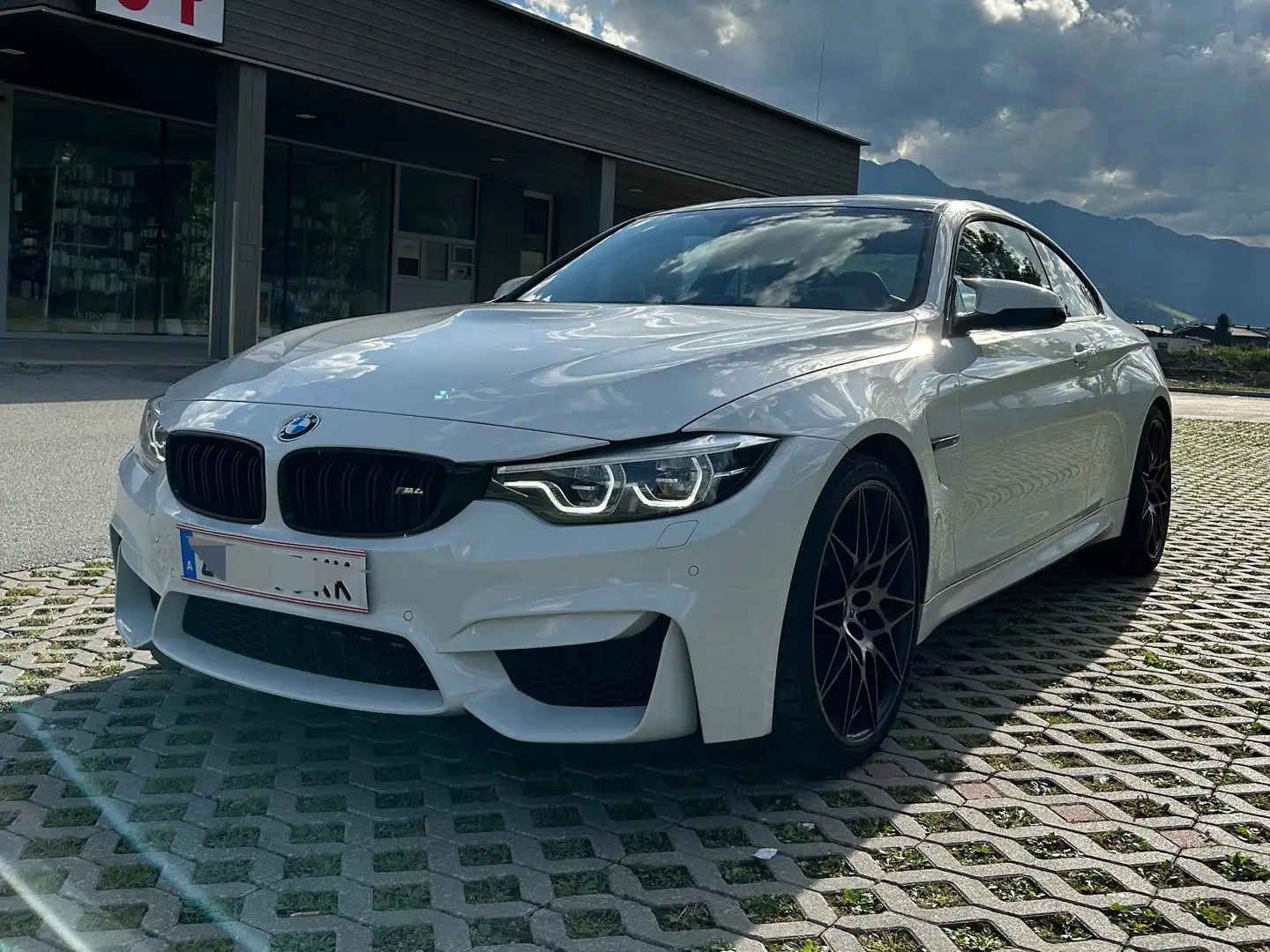BMW M4 Competition Coupé DKG KEIN OPF Weiß - 2