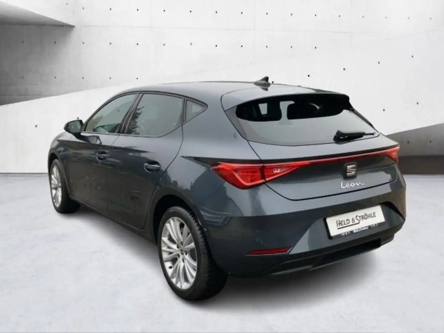 SEAT Leon Style Edition 1.5 eTSI LED NAVI RFK KEYLESS Gris - 2