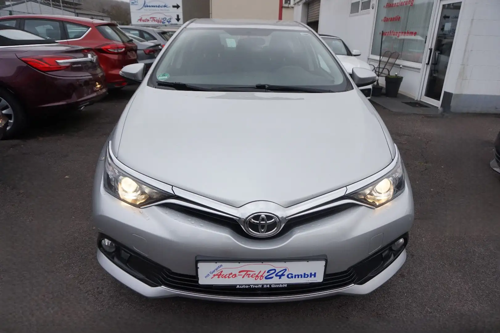 Toyota Auris 1.2 Comfort *Automatik*Kamera*GARANTIE... Silber - 2