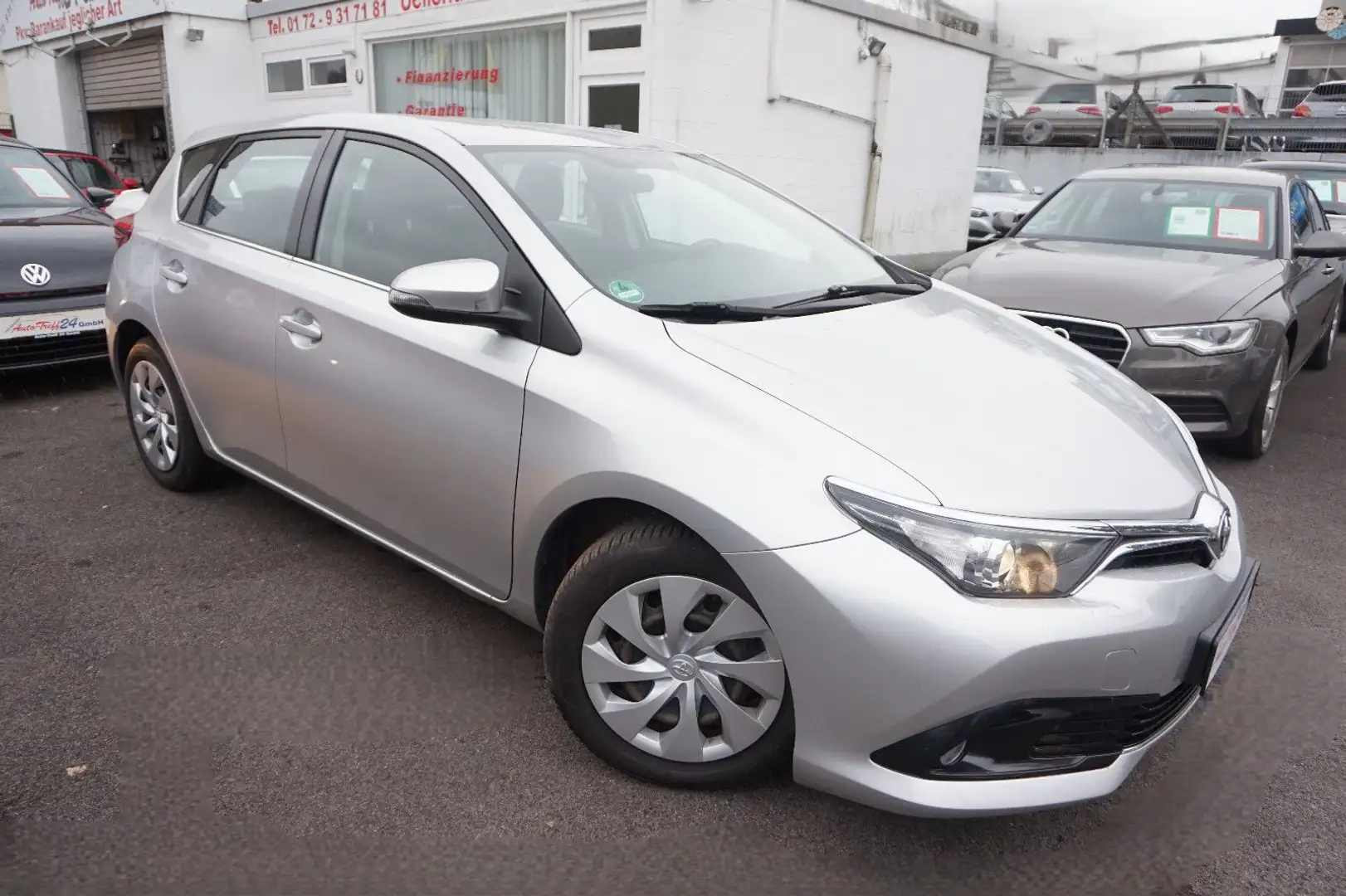 Toyota Auris 1.2 Comfort *Automatik*Kamera*GARANTIE... Silber - 1