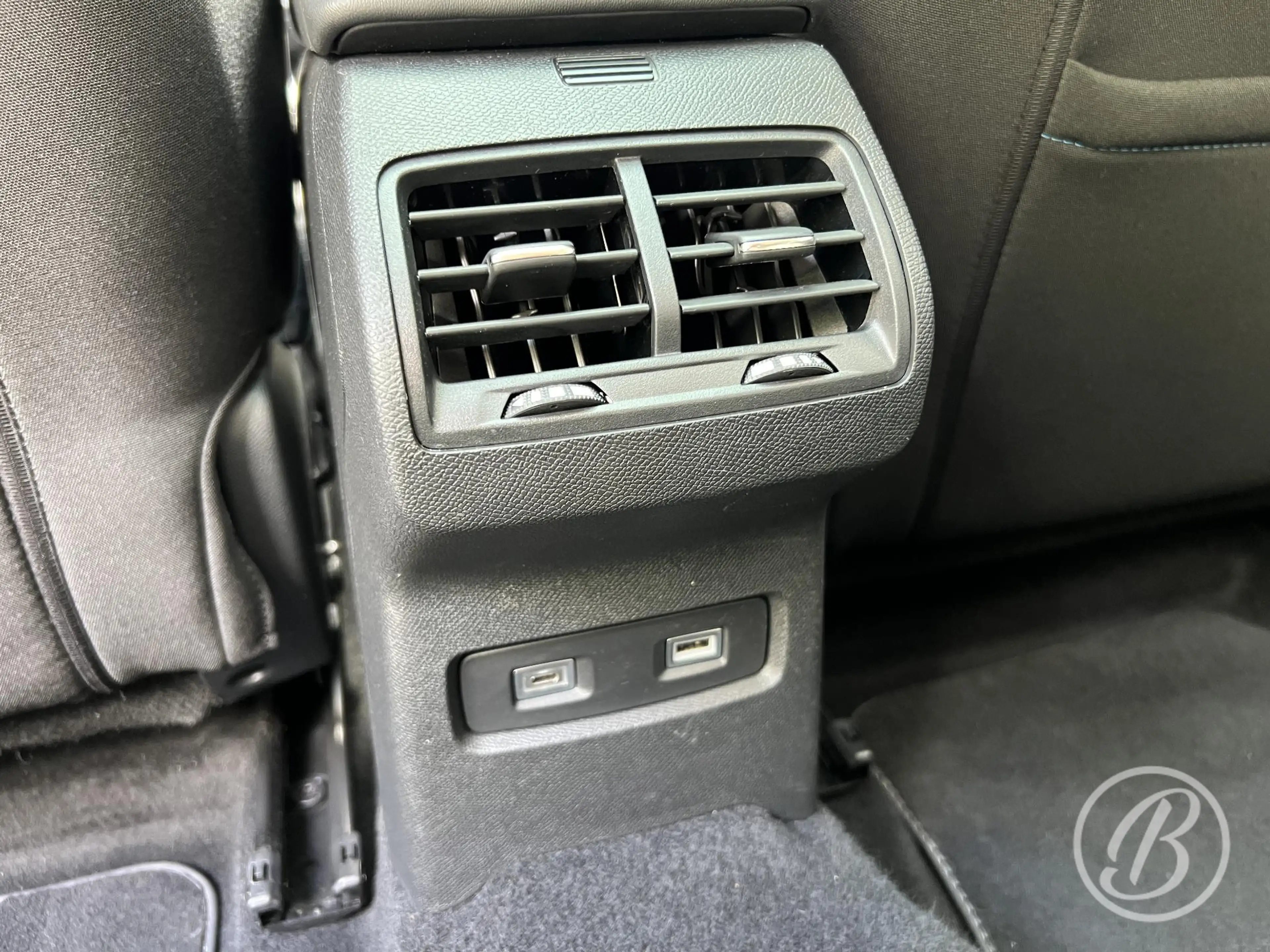 Citroen E-C4 Electric Shine 50 kWh 136 pk Automaat Panoramadak — photo 29