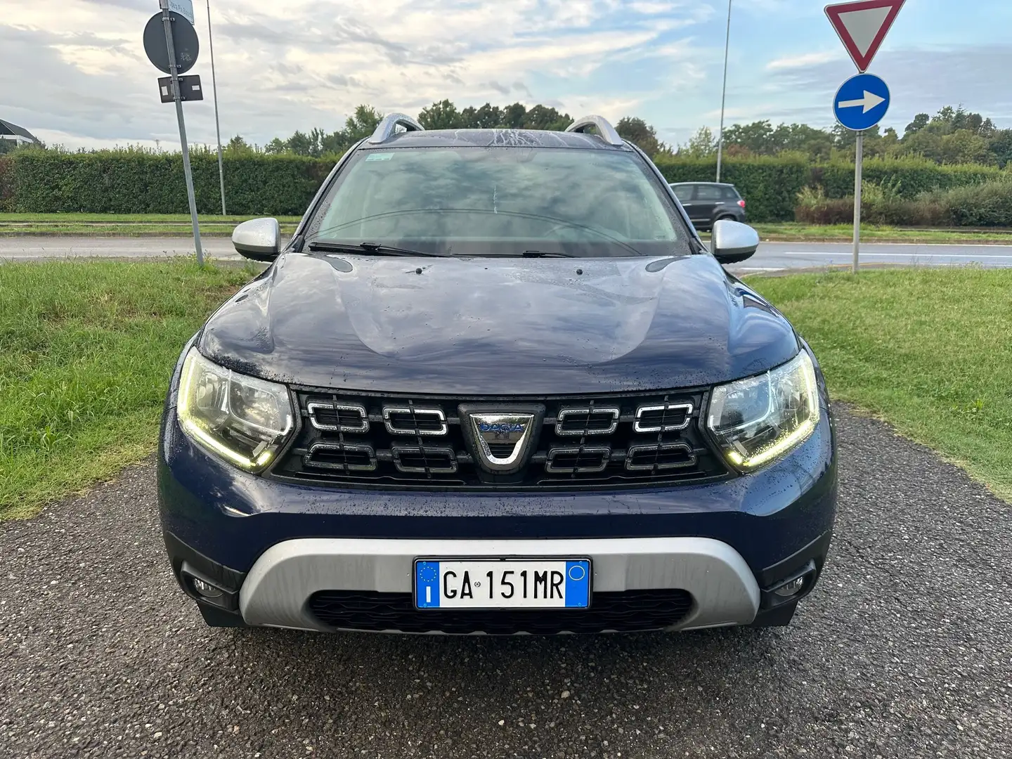 Dacia Duster 1.0 tce Comfort Eco-g 4x2 100cv Bleu - 1