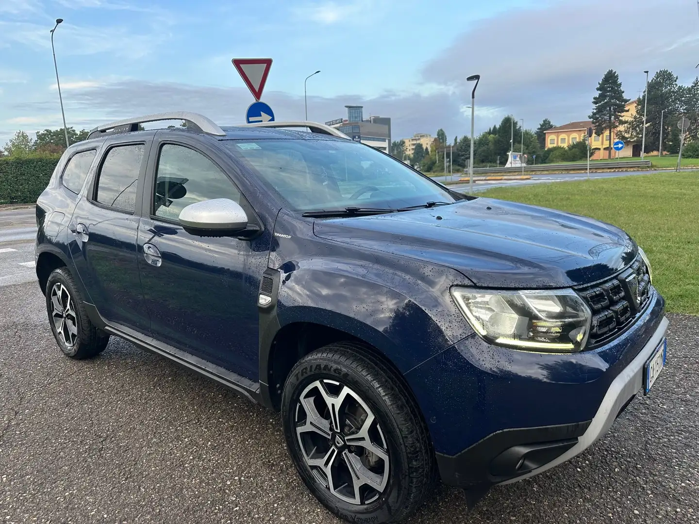 Dacia Duster 1.0 tce Comfort Eco-g 4x2 100cv Bleu - 2