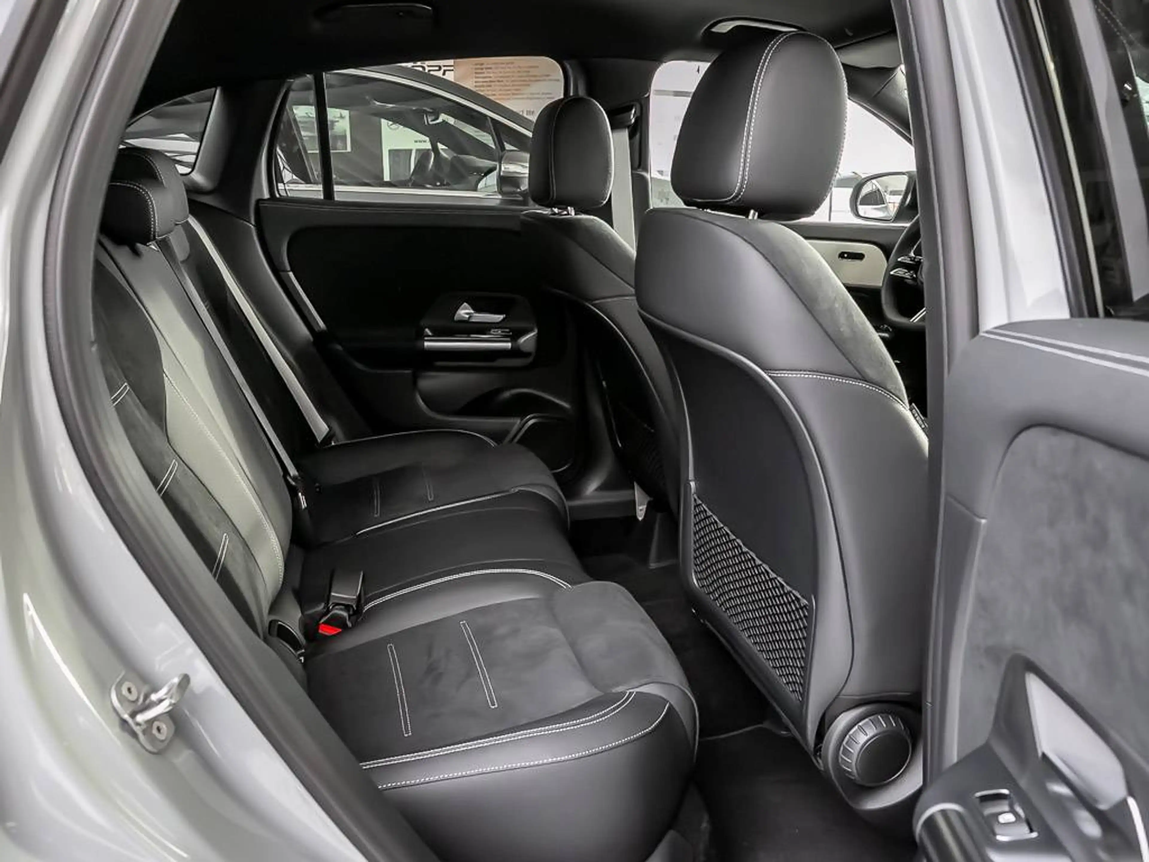 Mercedes-Benz GLA 200 AMG Advanced PLUS Special EDITION AHK — photo 6