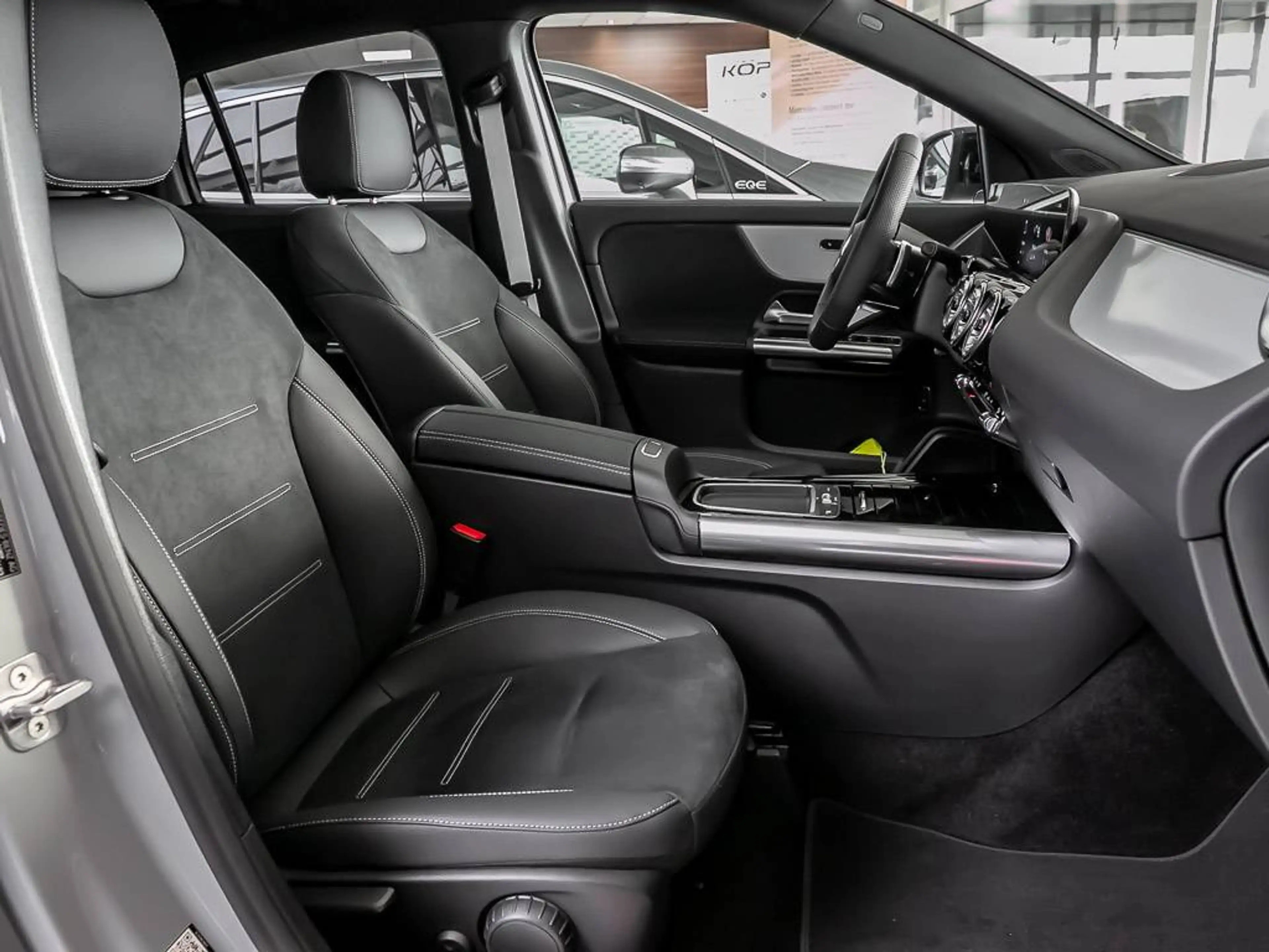 Mercedes-Benz GLA 200 AMG Advanced PLUS Special EDITION AHK — photo 5