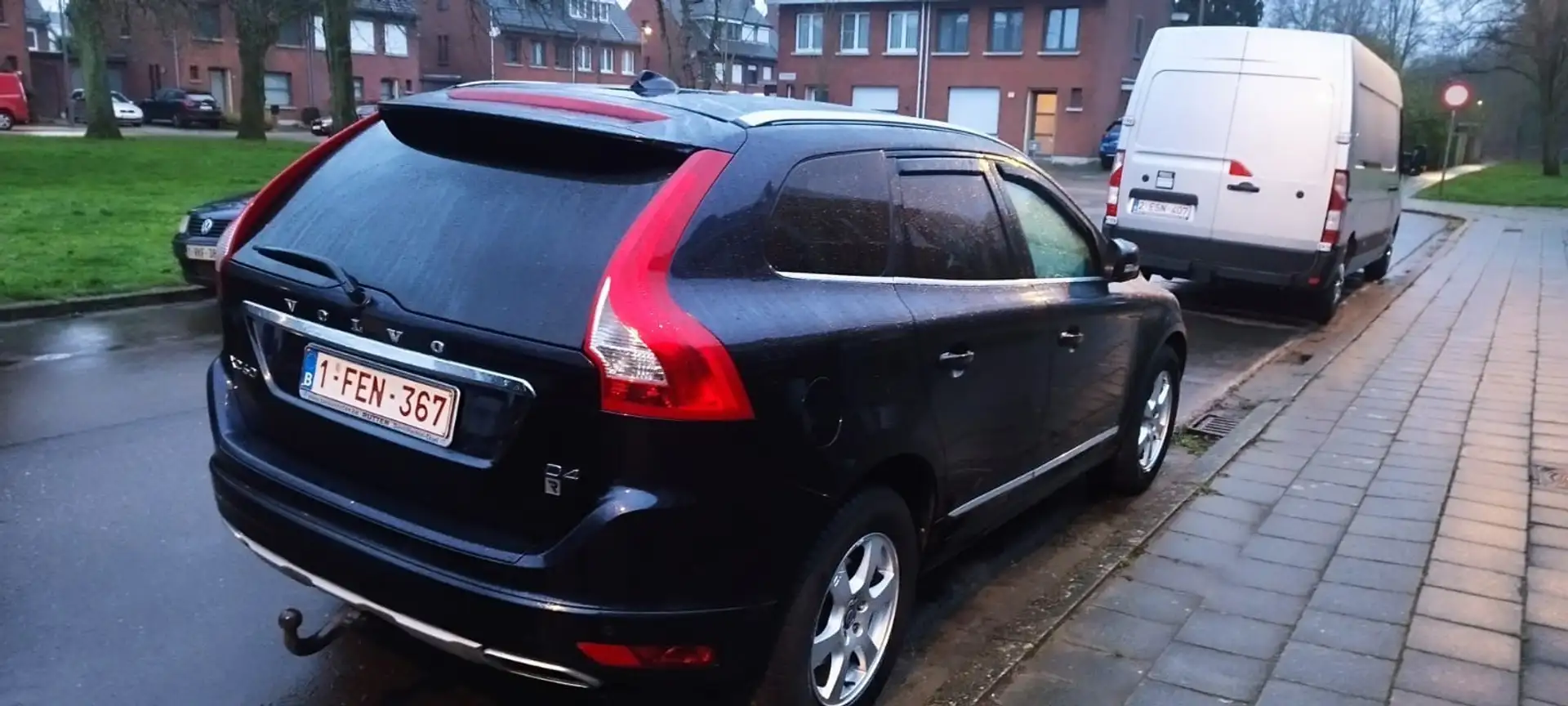 Volvo XC60 D4 Kinetic Bleu - 2