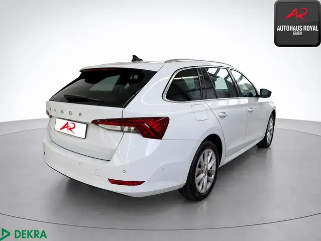 Skoda Octavia view 3
