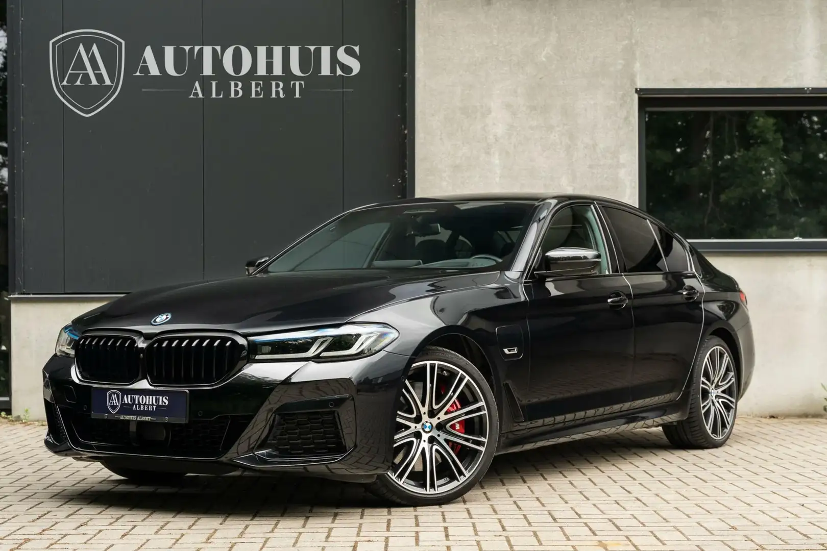 BMW 545 5-serie 545e xDrive M Sport Pro B&W Pano 360c 20'' Negro - 1