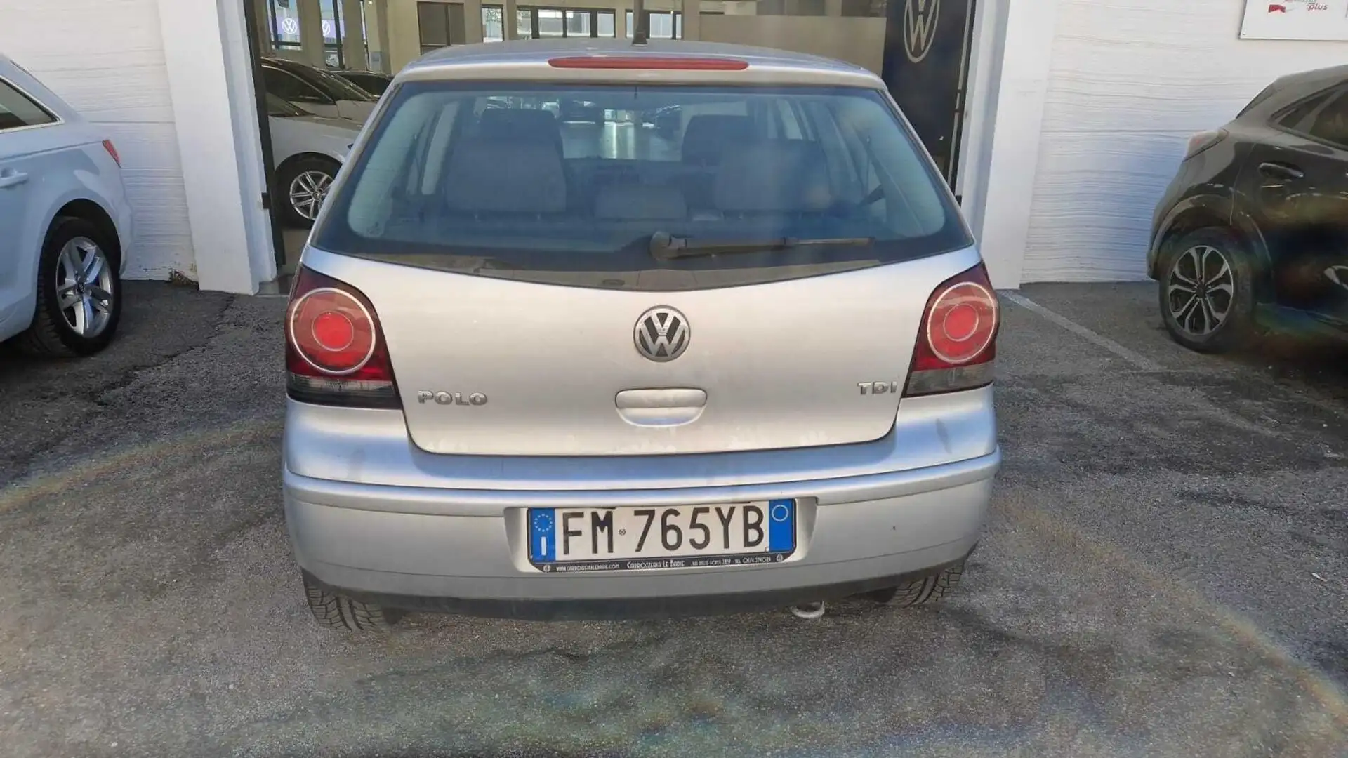 Volkswagen Polo 5p 1.4 tdi Trendline c/clima - 2