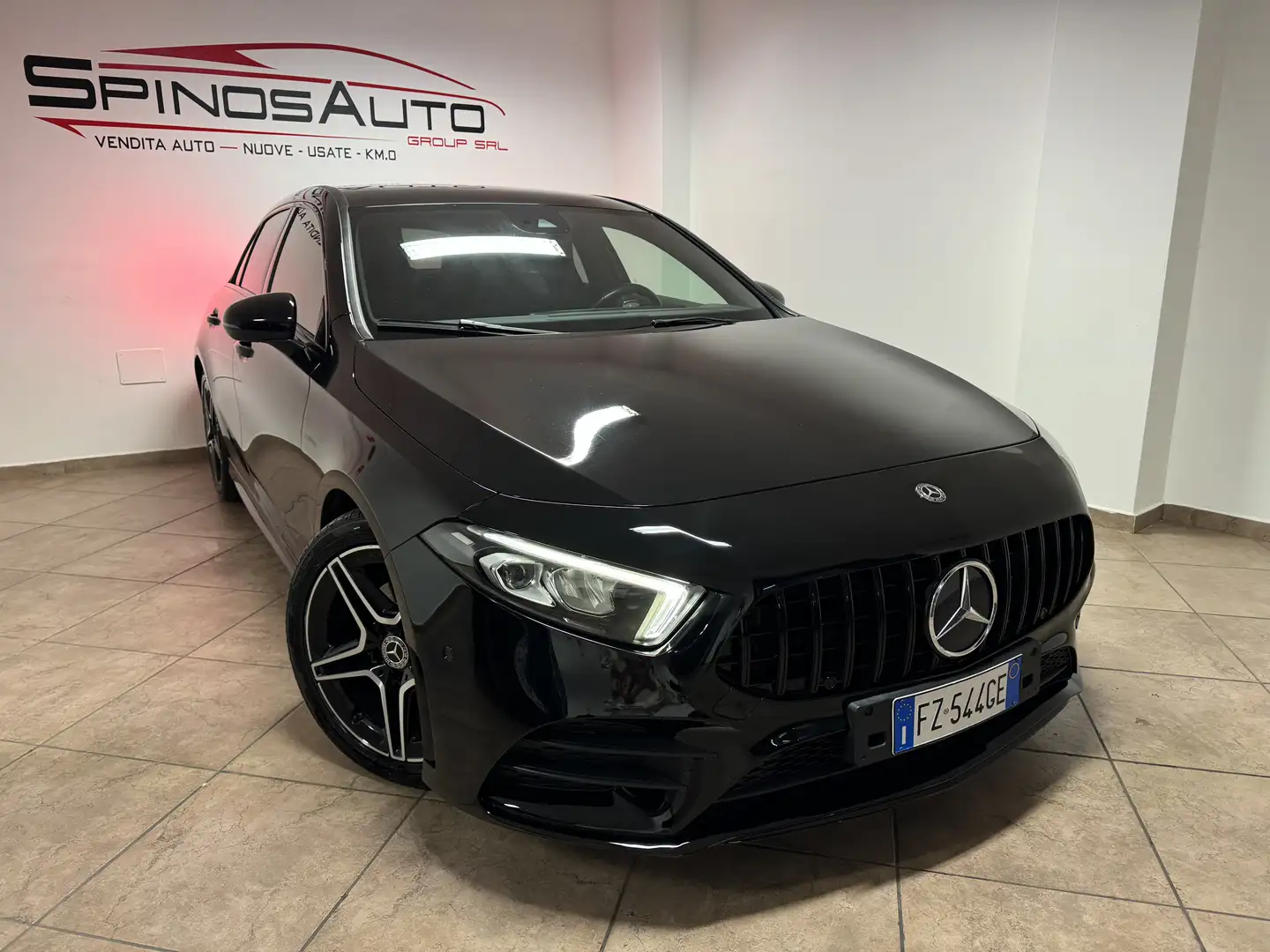 Mercedes-Benz A 180 d PREMIUM AMG LUCI AMBIENTE TOTAL BLACK - 1