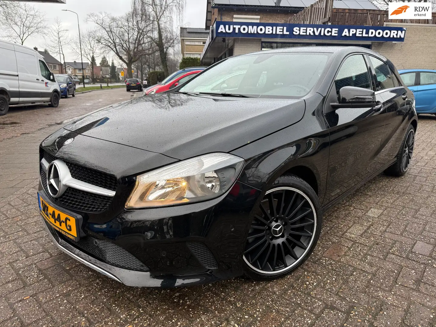 Mercedes-Benz A 180 Ambition AUTOMAAT *STOELVERW.*CRUISE*NAVI*PDC*LM. Schwarz - 1